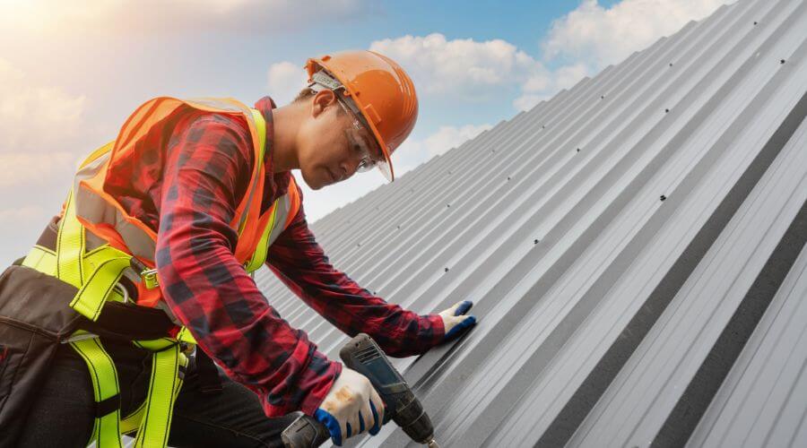 Owens Corning roofing contractor in Montezuma, IA